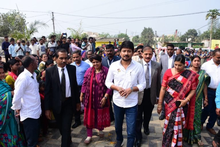 Udhayanidhi Stalin visits slums in Bhubaneswar