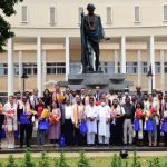 indian democracy hailed