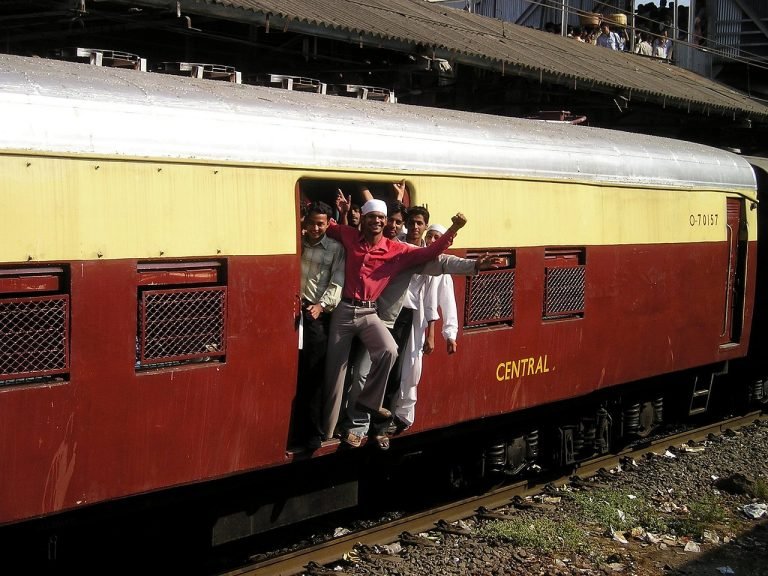 mumbai local train